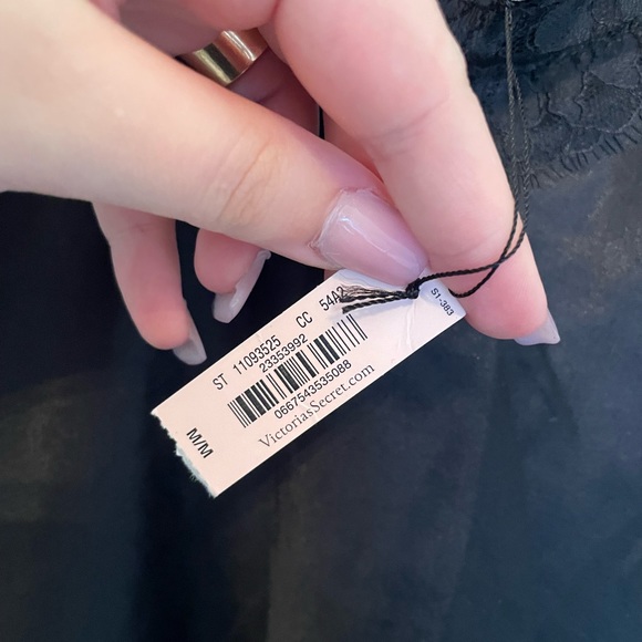 NWT Victoria’s Secret black lace silk teddy slip, size medium - Picture 5 of 5